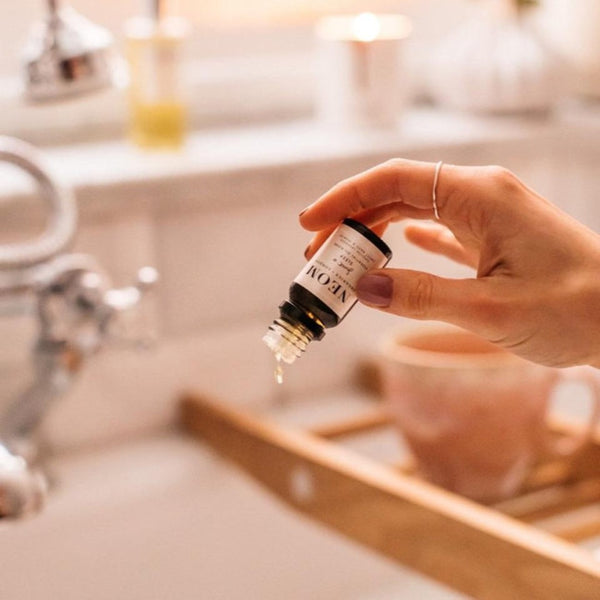 NEOM Real Luxury De-Stress Essential Oil Blend 10ml