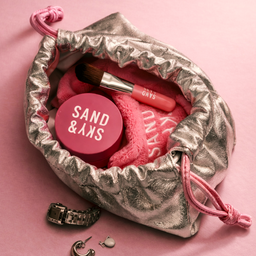 Freebie: Sand & Sky Holiday Travel Bag